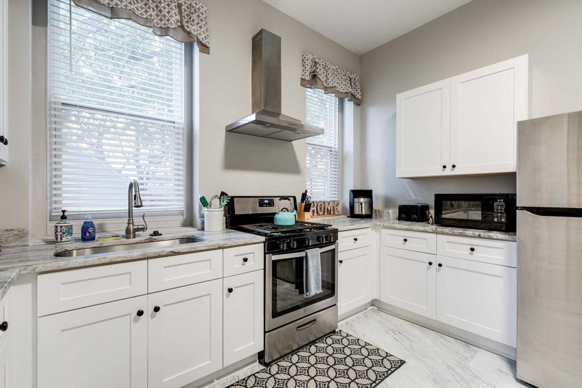 E1 Centrally Located In Carytown Fully Fenced Richmond Luaran gambar